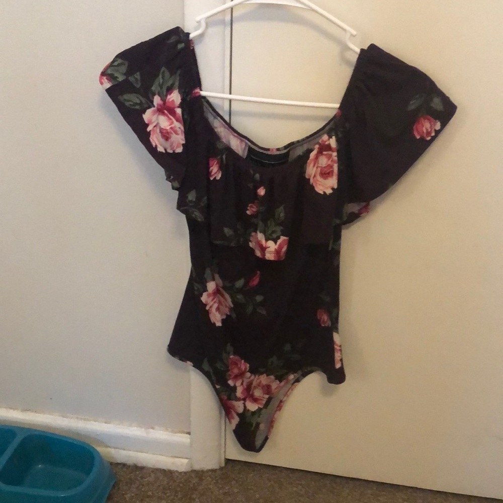 Super cute flower body suit